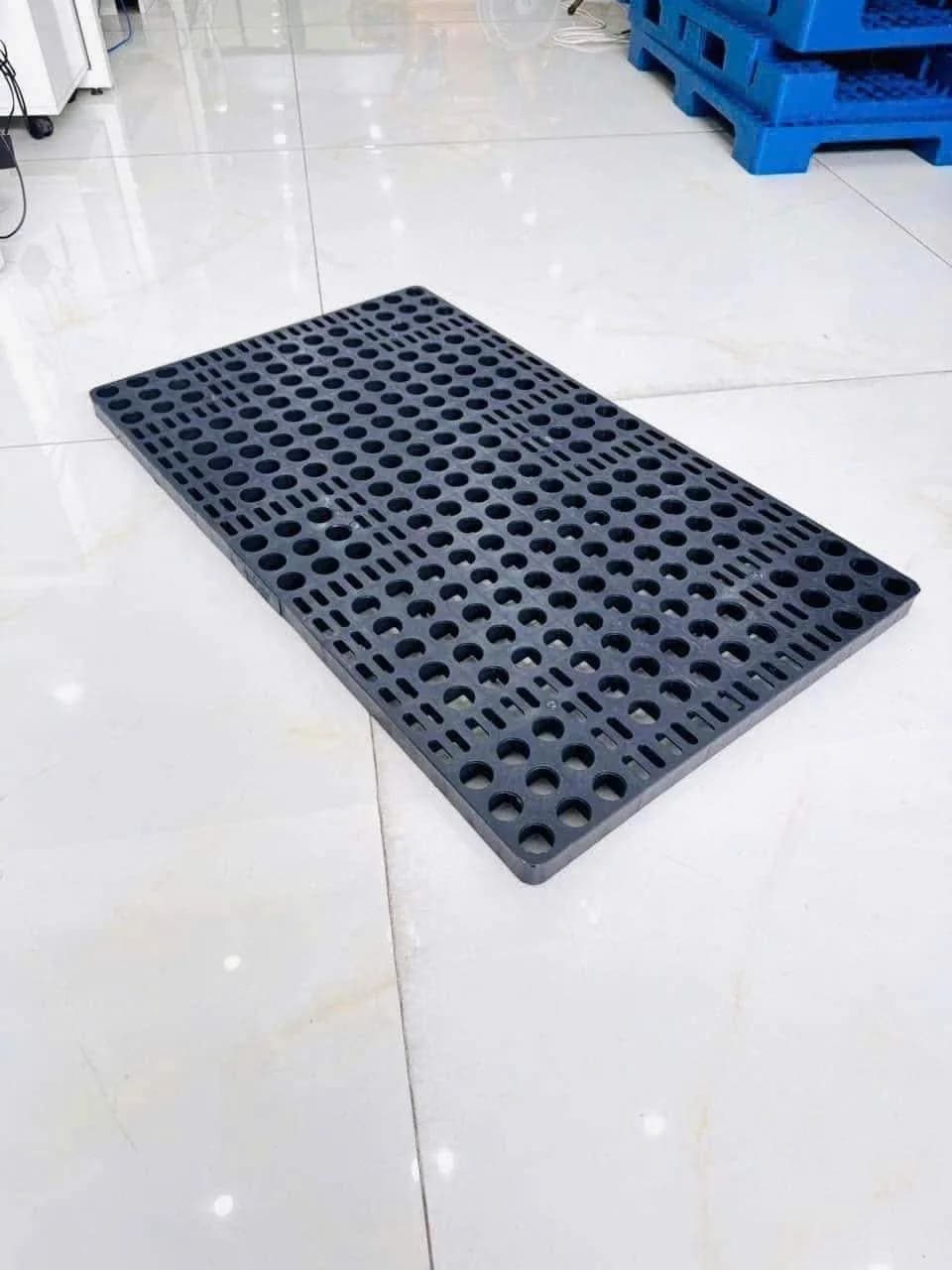 Plastic Floor Liner Pallet Without Legs, Perforated Top-3