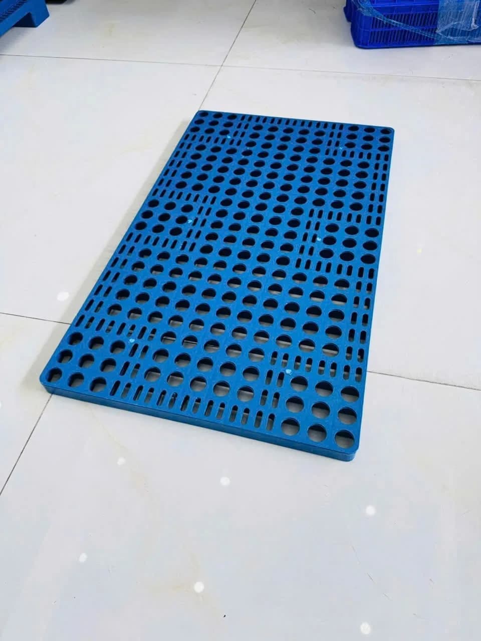 Plastic Floor Liner Pallet Without Legs, Perforated Top-2
