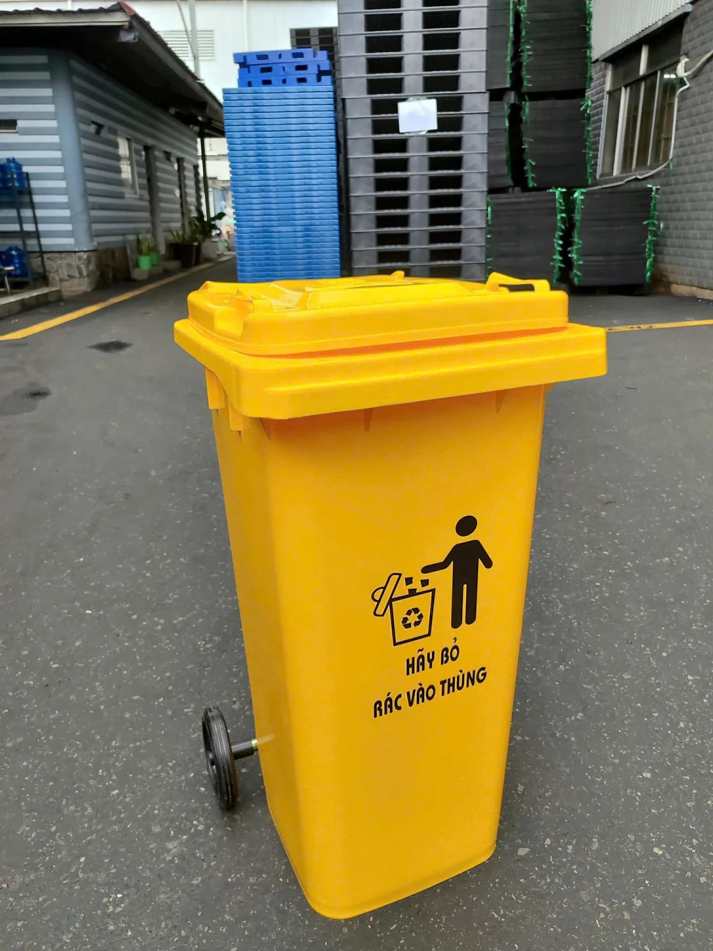 Thùng Rác Nhựa 2 Bánh Có Nắp-2