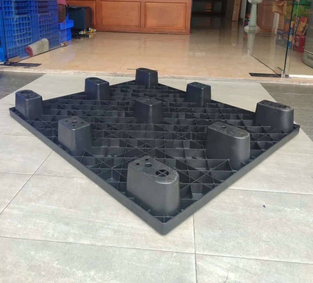 Pallet Nhựa Chân Cốc Mặt Bít-6
