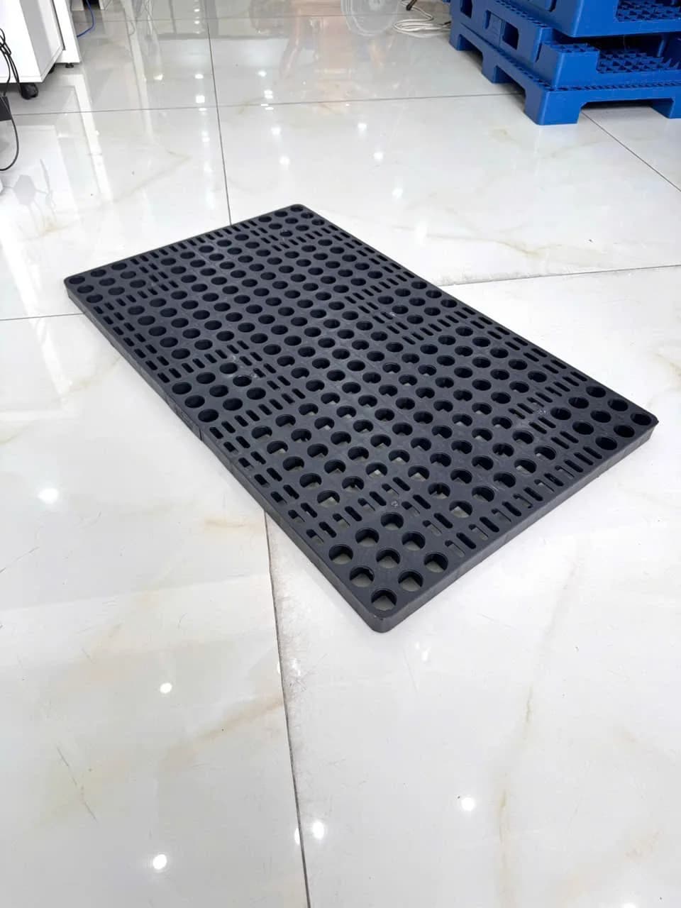 Plastic Floor Liner Pallet Without Legs, Perforated Top - Type 3