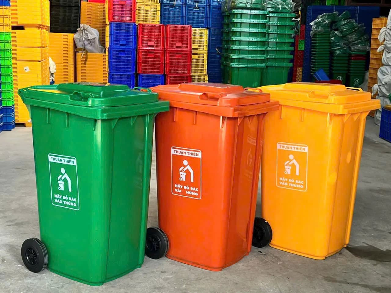 120-Liter Plastic Waste Bin with 2 Wheels