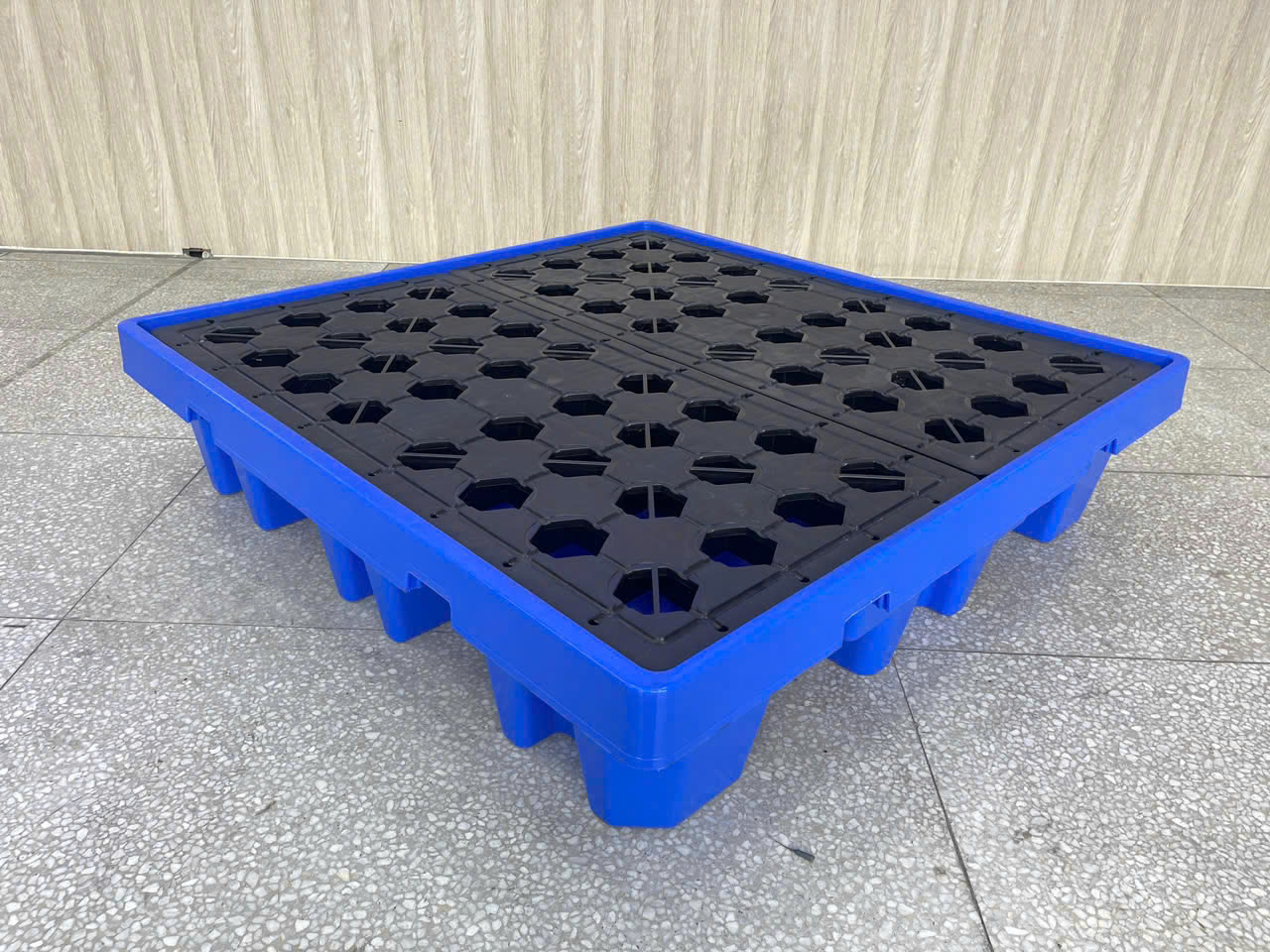 Pallet Chống Tràn Dầu – Kích Thước 1300 x 1300 x 300 mm-4