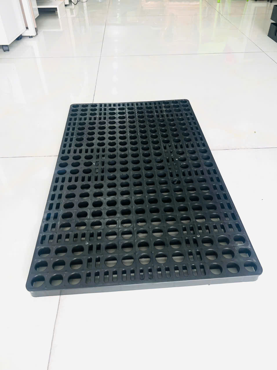 Pallet lót sàn không chân loại 3-4
