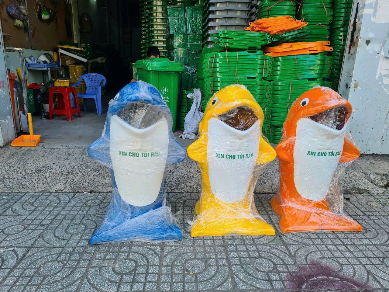 Khuyến mãi đầu năm mới khi mua thùng rác innox 
